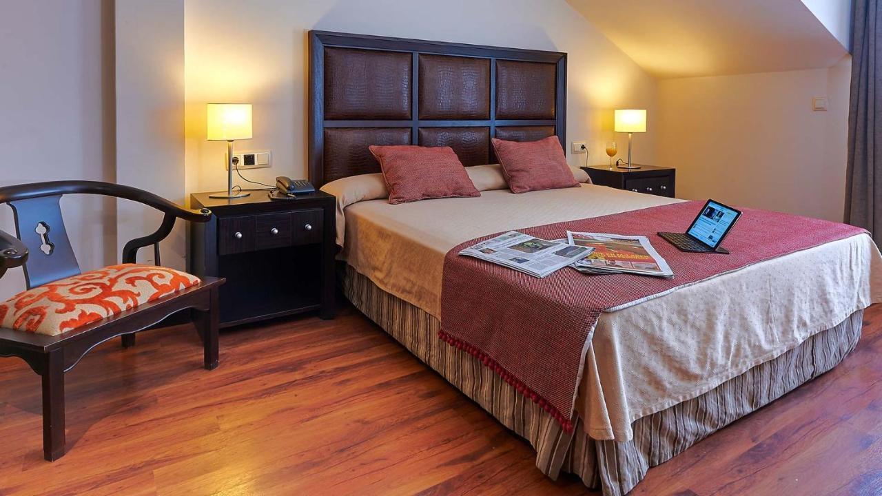 Hotel Las Cabanas Peñaranda de Bracamonte Exteriör bild