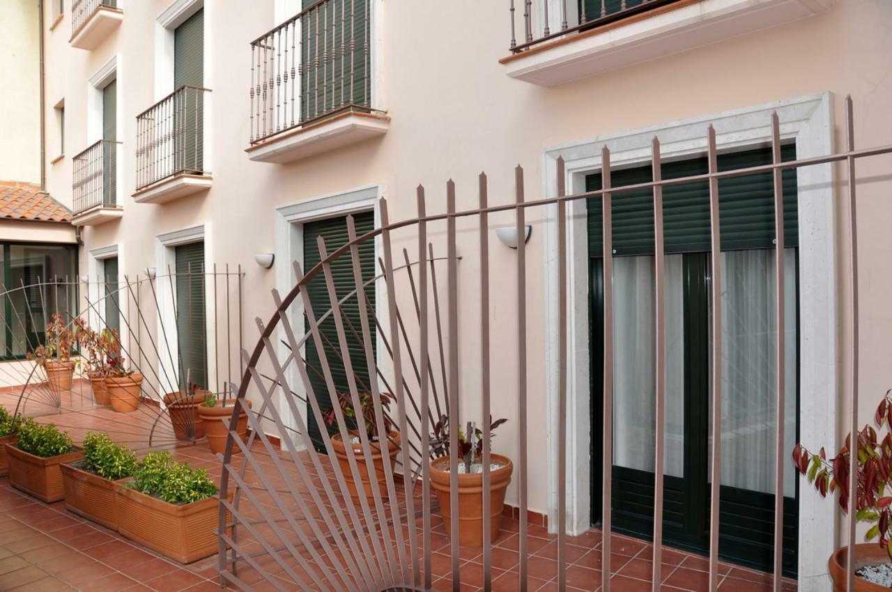 Hotel Las Cabanas Peñaranda de Bracamonte Exteriör bild
