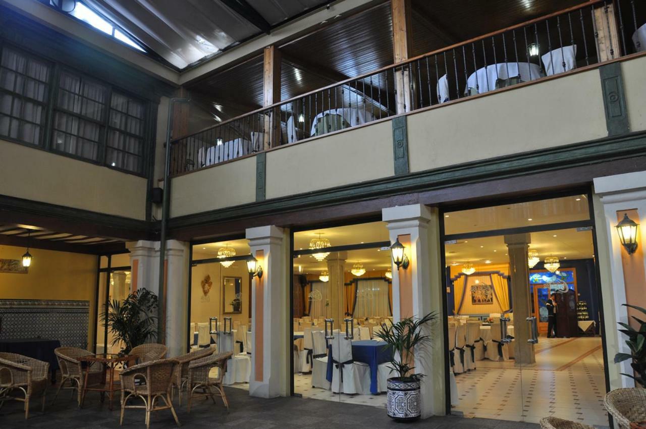 Hotel Las Cabanas Peñaranda de Bracamonte Exteriör bild